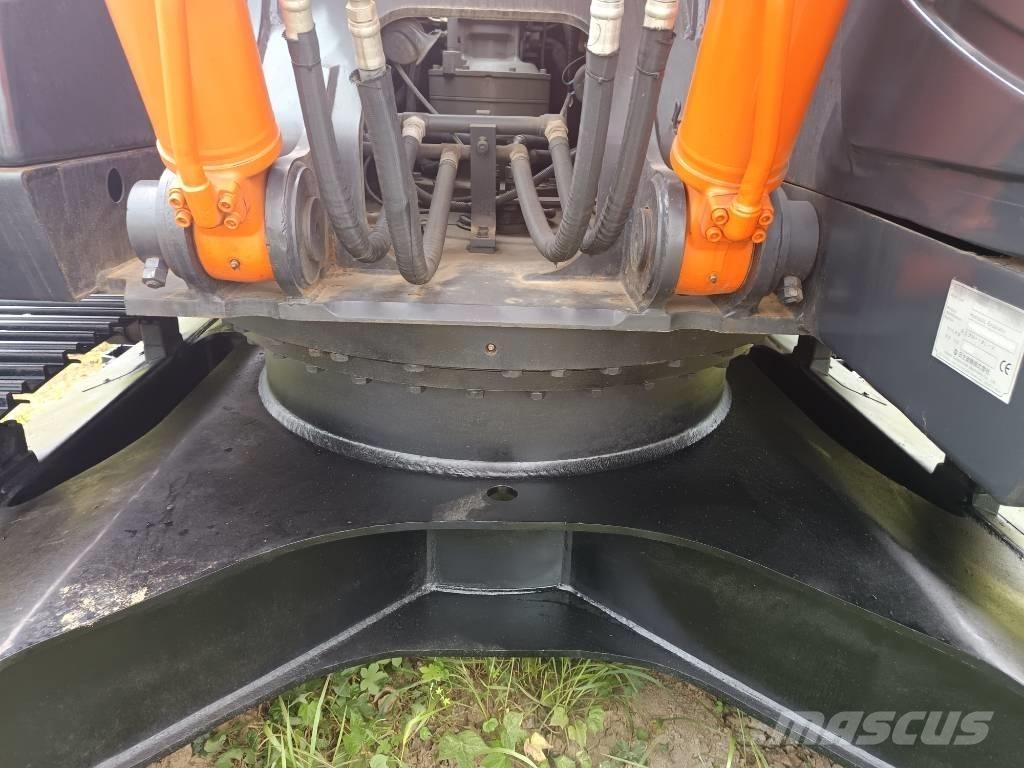 Hitachi ZX 210 Εκσκαφείς με ερπύστριες