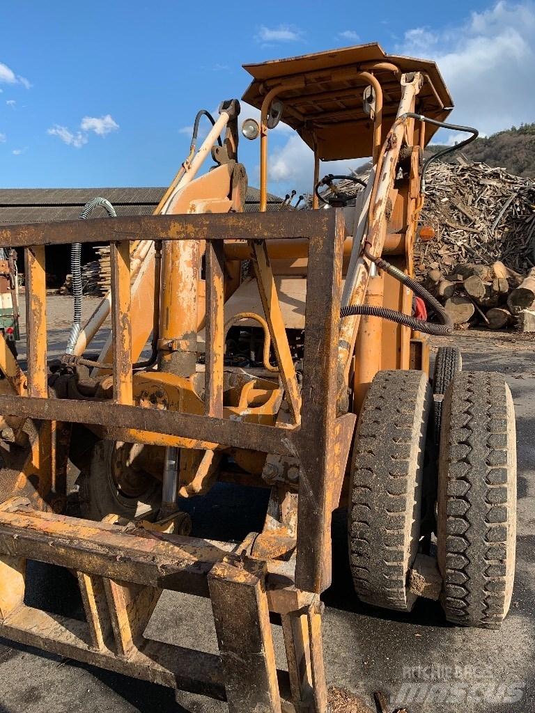 Komatsu SD25-1 Ανυψωτικά στενών δρόμων