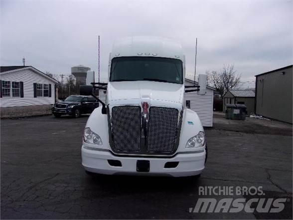 Kenworth T680 Τράκτορες