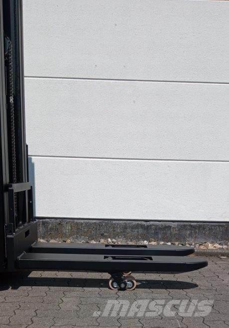 Toyota SWE160L Παλετοφόρα πεζού χειριστή με ιστό