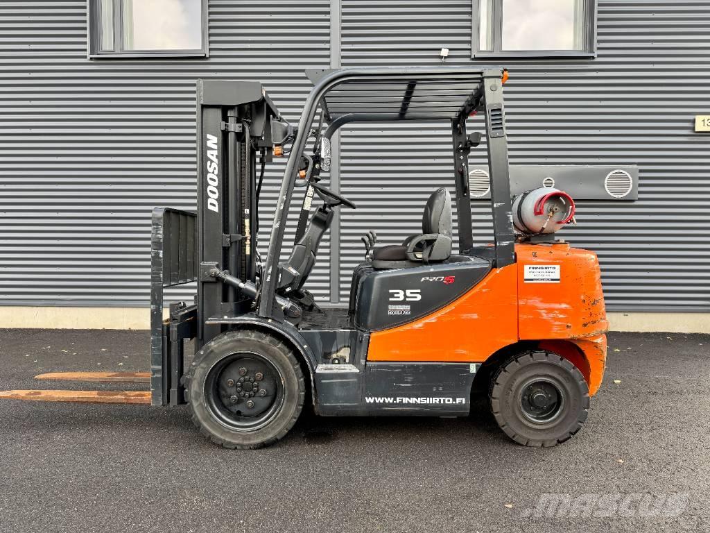 Doosan G 35 C-5 Περονοφόρα ανυψωτικά κλαρκ με φυσικό αέριο LPG