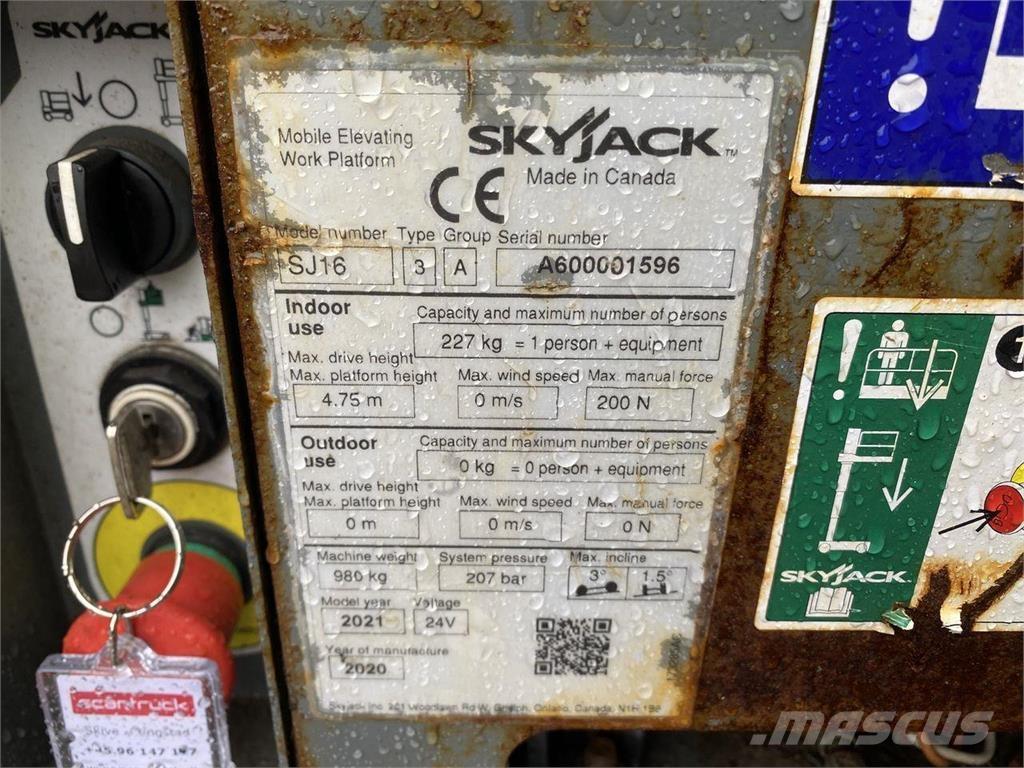 SkyJack SJ16 Ανυψωτήρες με κατακόρυφους πυλώνες