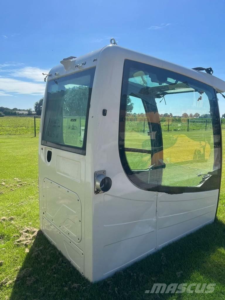 Liebherr 11407040 Καμπίνες και εσωτερικό