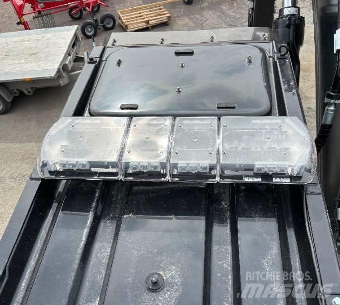 Hyundai HX 300 AL Εκσκαφείς με ερπύστριες