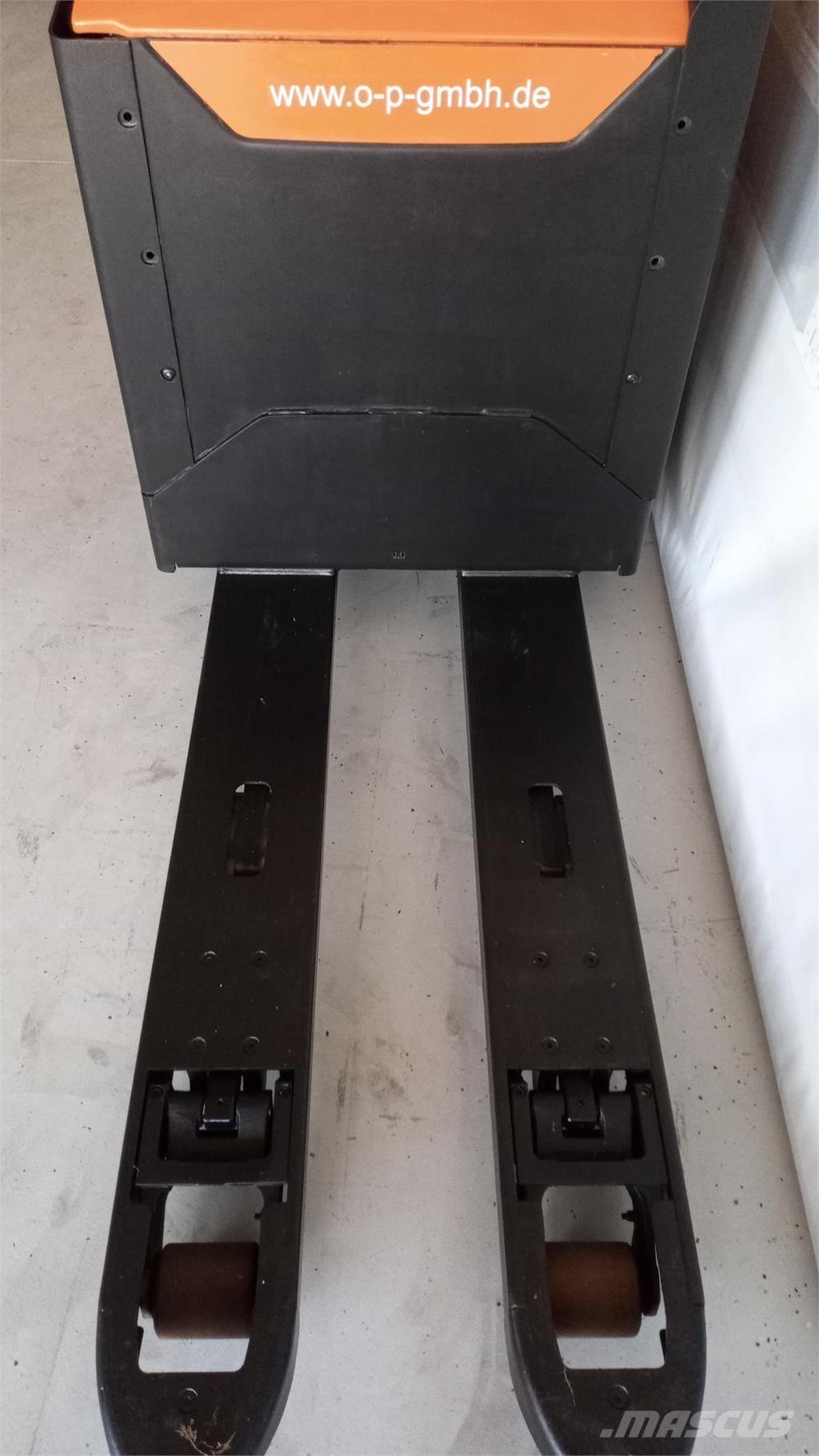 Toyota LPE 200 Παλετοφόρα πεζού χειριστή με ιστό