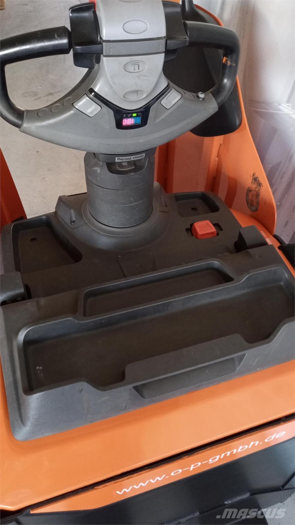 Toyota LPE 200 Παλετοφόρα πεζού χειριστή με ιστό