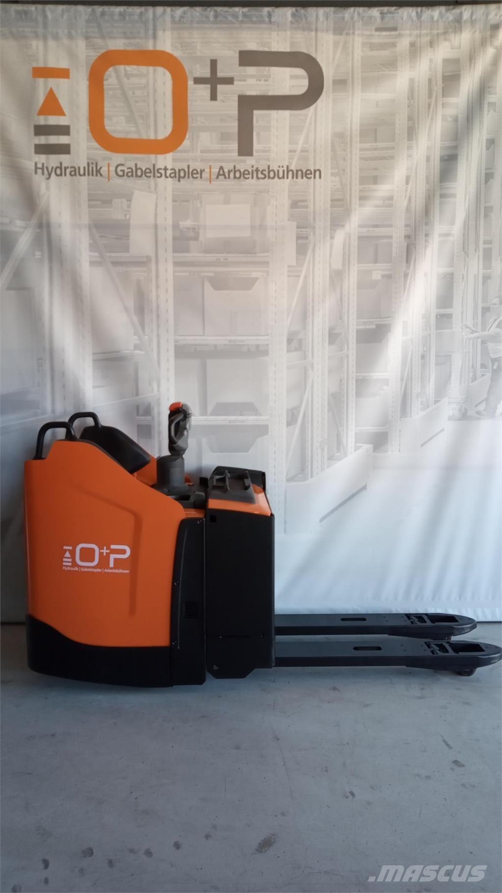 Toyota LPE 200 Παλετοφόρα πεζού χειριστή με ιστό