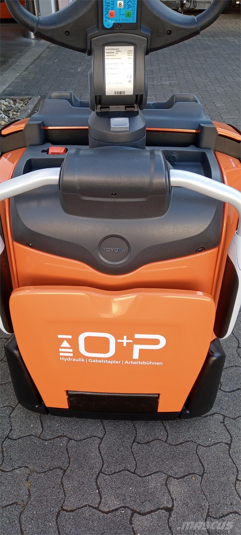 Toyota LPE200 Παλετοφόρα πεζού χειριστή με ιστό