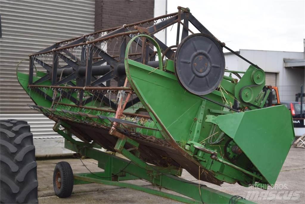 John Deere 1065 Θεριζοαλωνιστικές μηχανές