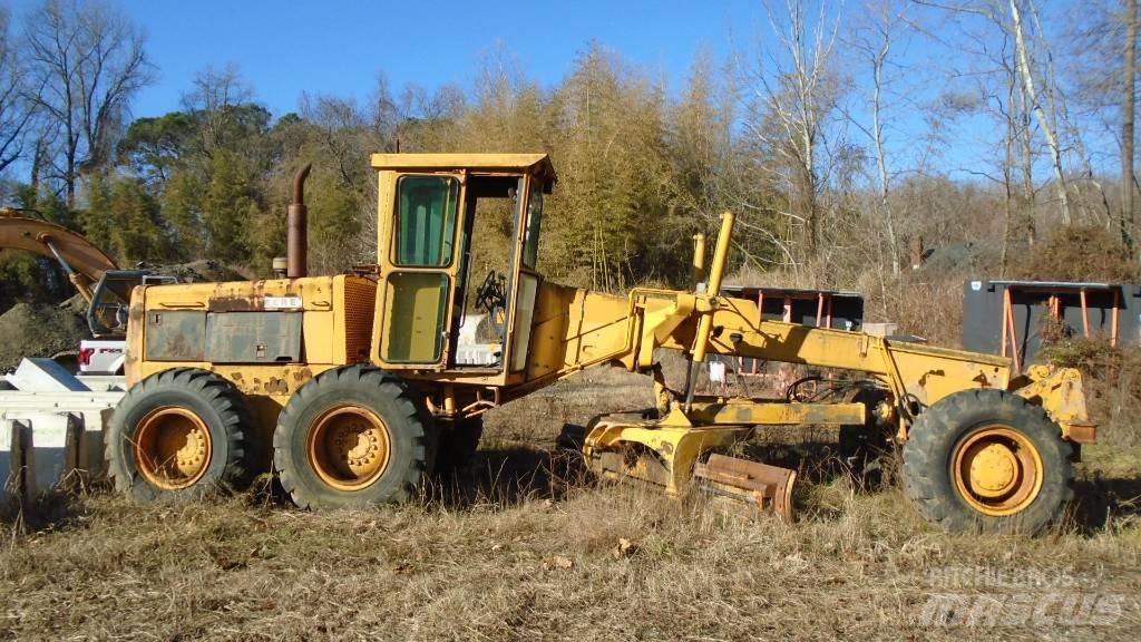 John Deere 672 A Γκρέιντερς