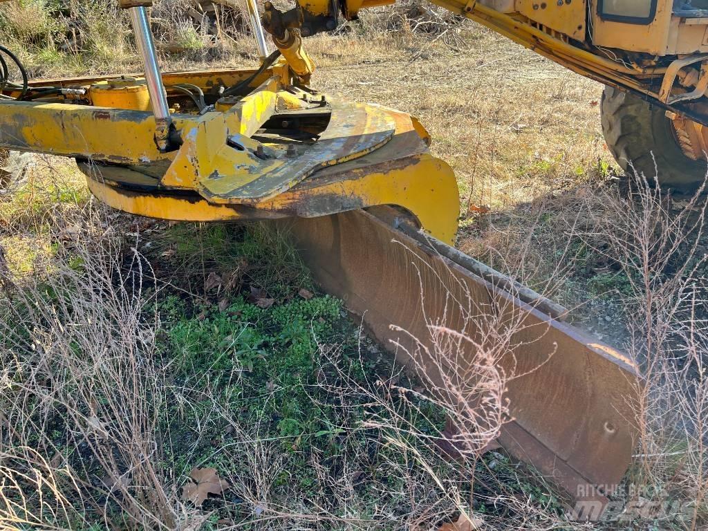 John Deere 672 A Γκρέιντερς