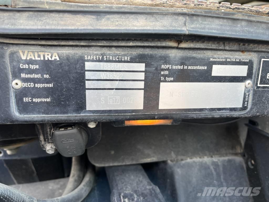 Valtra N 141 Τρακτέρ