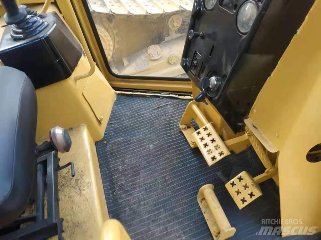 CAT D 5 M Μπουλντόζες με ερπύστριες