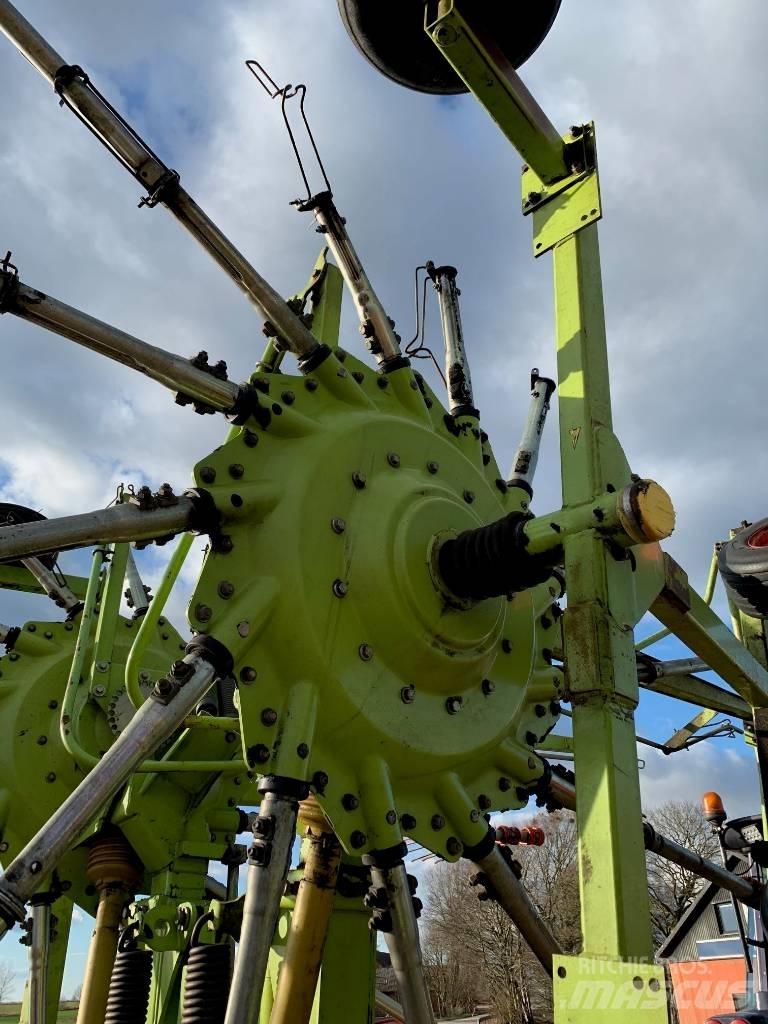 CLAAS 880 L Τσουγκράνες και χορτοξηραντικές μηχανές