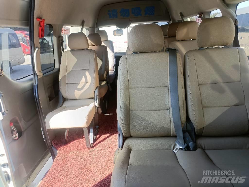 Toyota Hiace Υπεραστικά Λεωφορεία 
