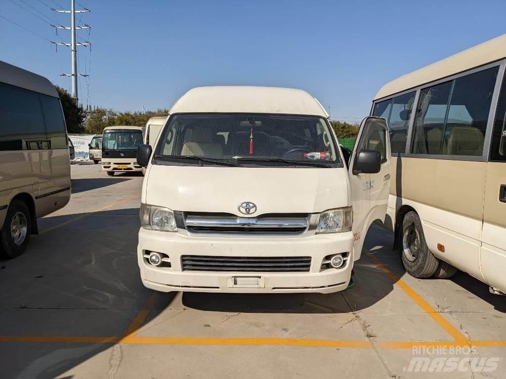 Toyota Hiace Υπεραστικά Λεωφορεία 
