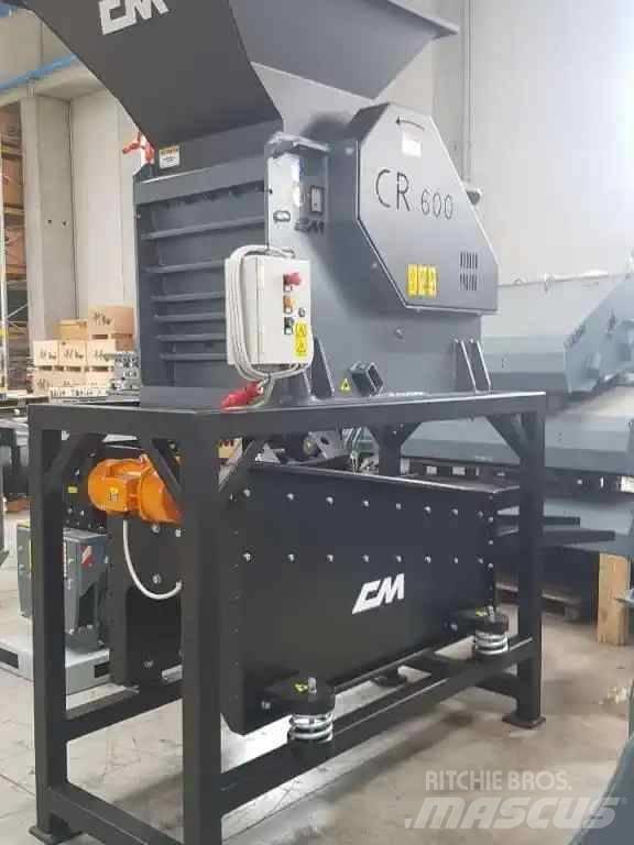 CM CR 600 Κουβάς σπαστήρας