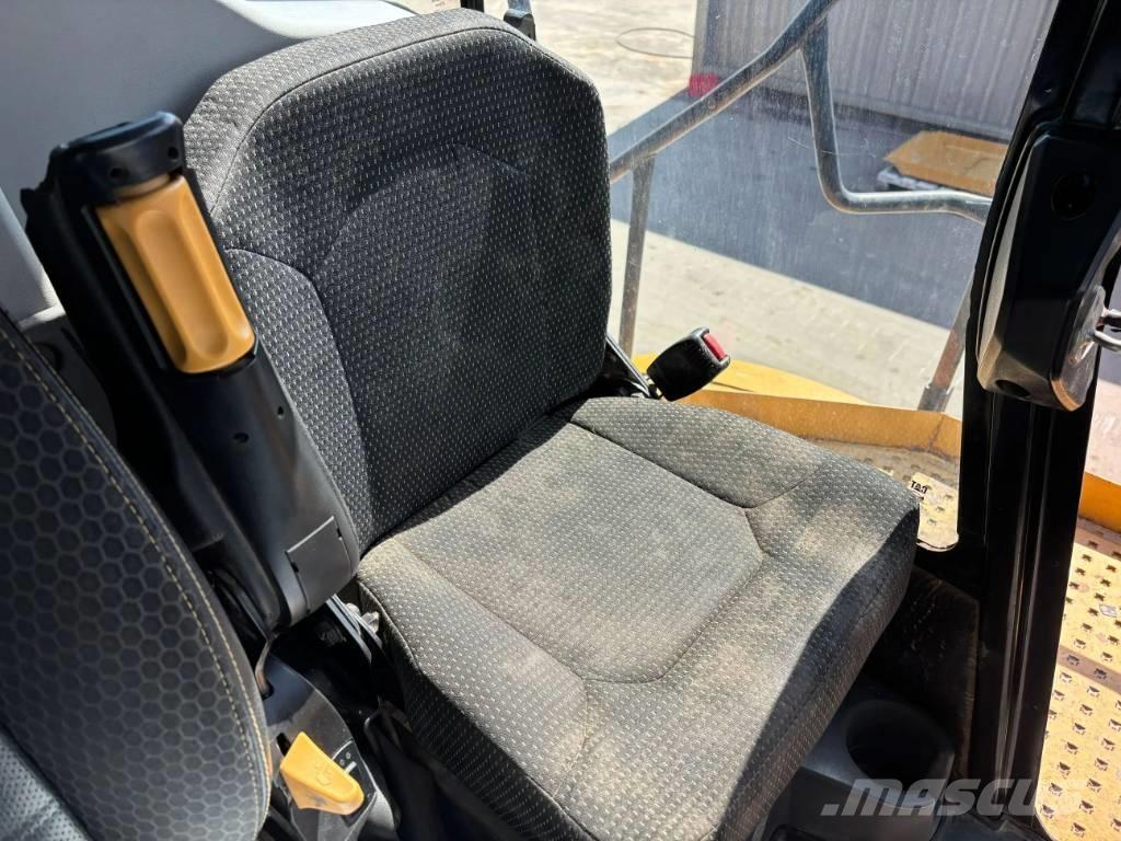 CAT 745 04A Σπαστό Dump Truck ADT