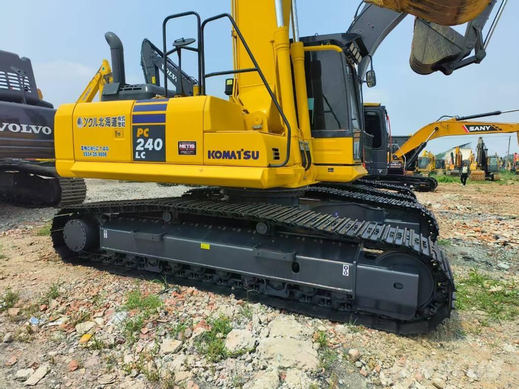 Komatsu PC 240-8 Εκσκαφείς με ερπύστριες