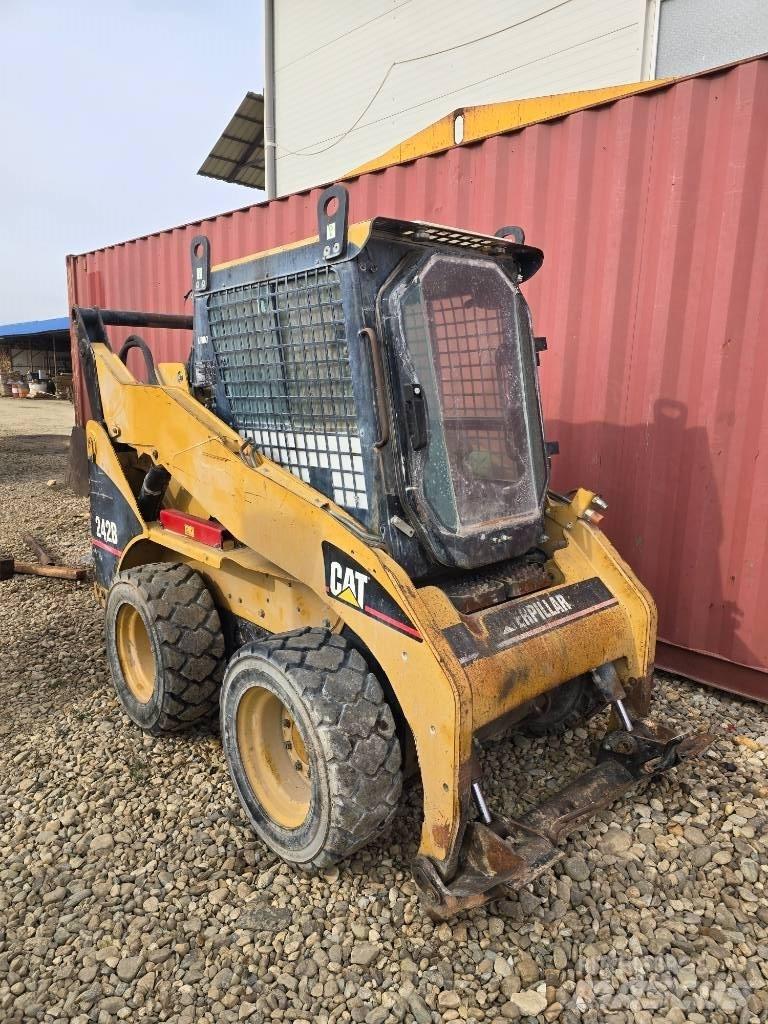CAT 242 B Φορτωτάκια