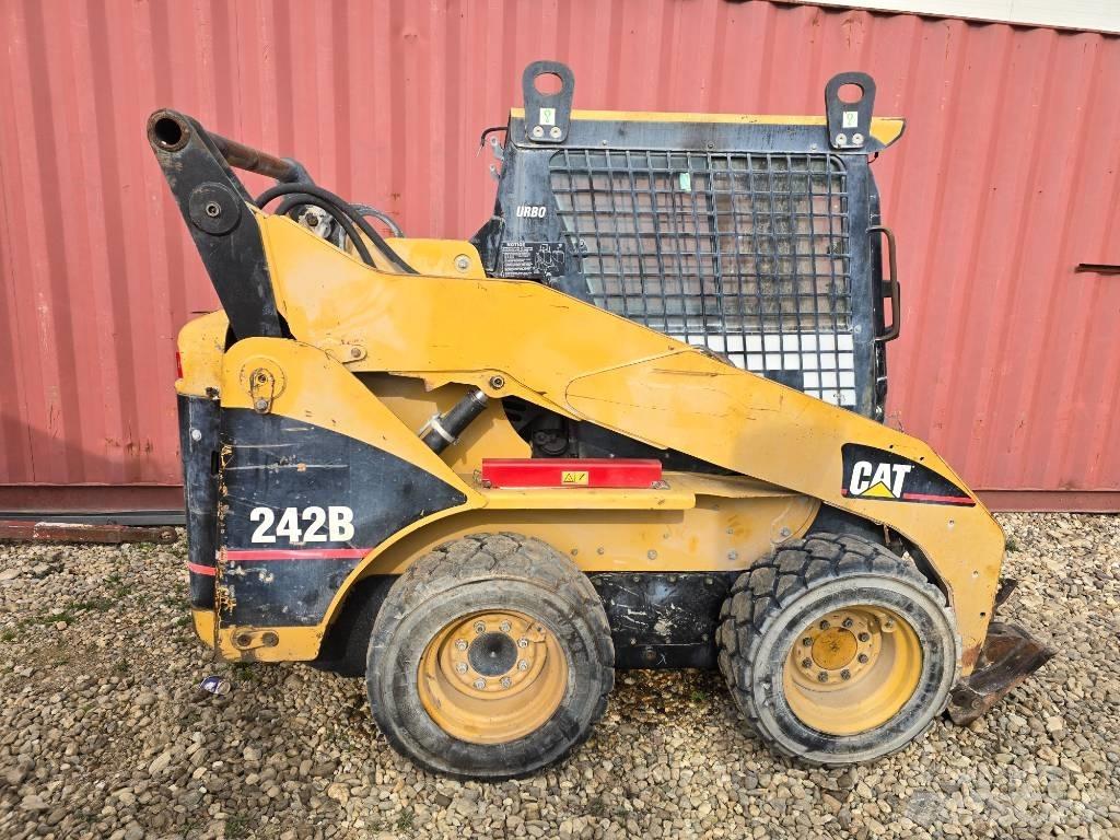CAT 242 B Φορτωτάκια