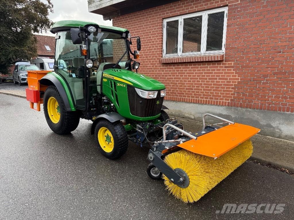 John Deere 3046 R Τρακτέρ