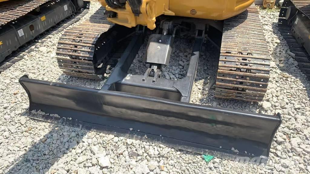 CAT 304 Εκσκαφείς με ερπύστριες