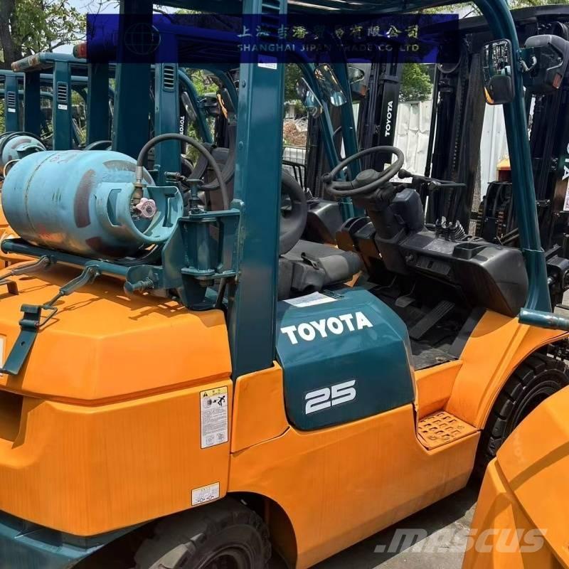 Toyota 7 FGU 25 Πετρελαιοκίνητα Κλαρκ