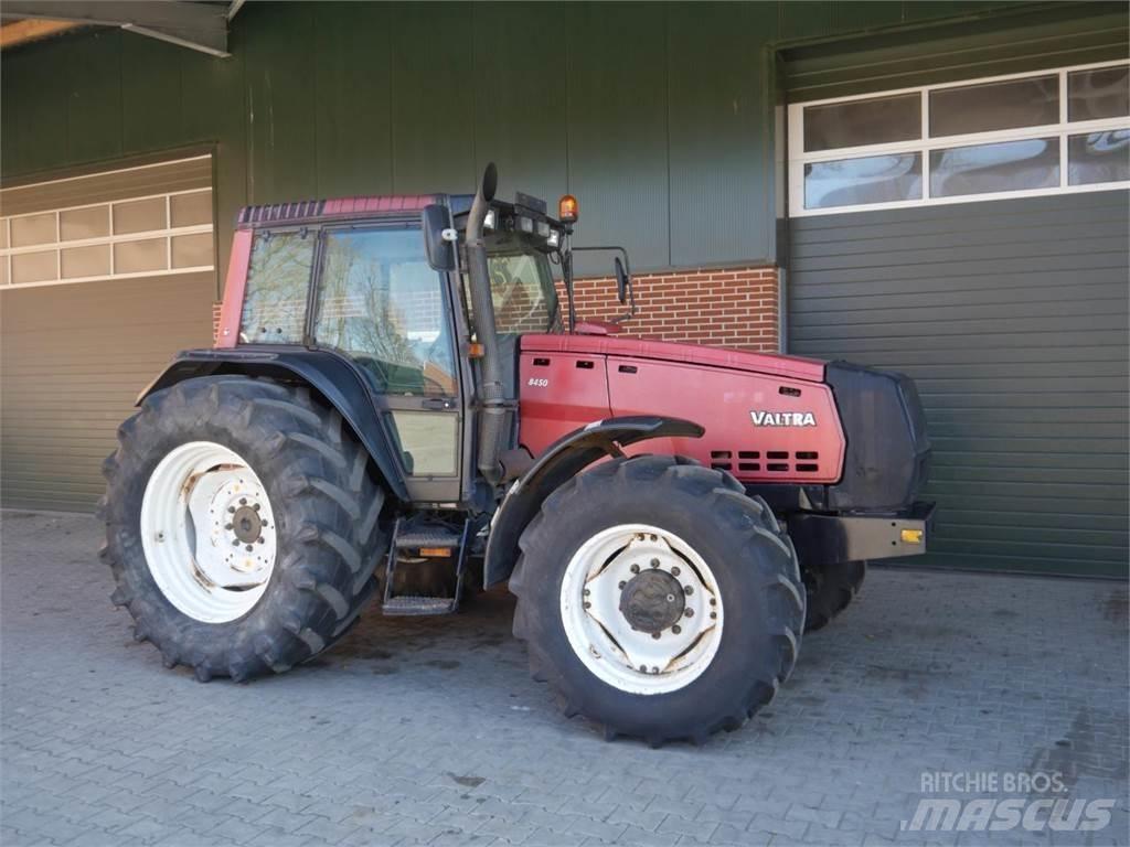 Valtra 8450 Τρακτέρ
