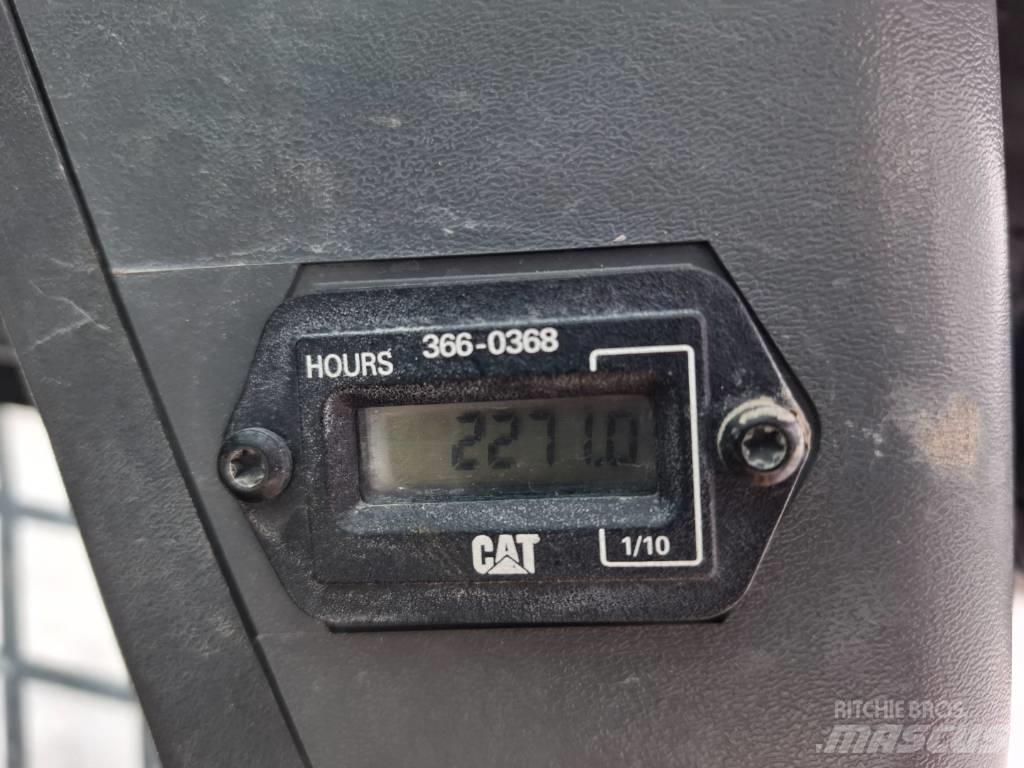 CAT 216 B 3 Φορτωτάκια