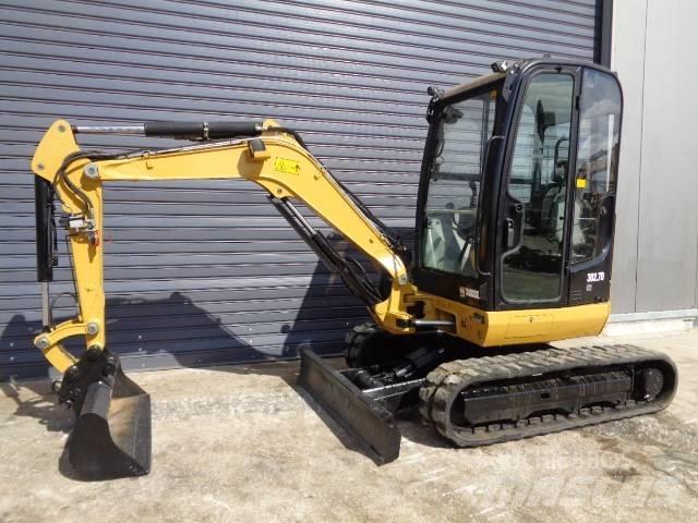 CAT 302.7 D Εκσκαφάκι (διαβολάκι) < 7t