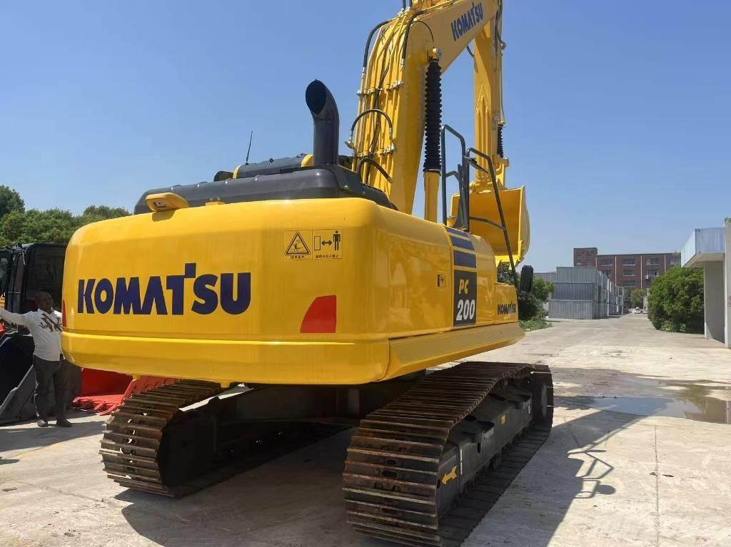 Komatsu PC 200 Εκσκαφείς με ερπύστριες