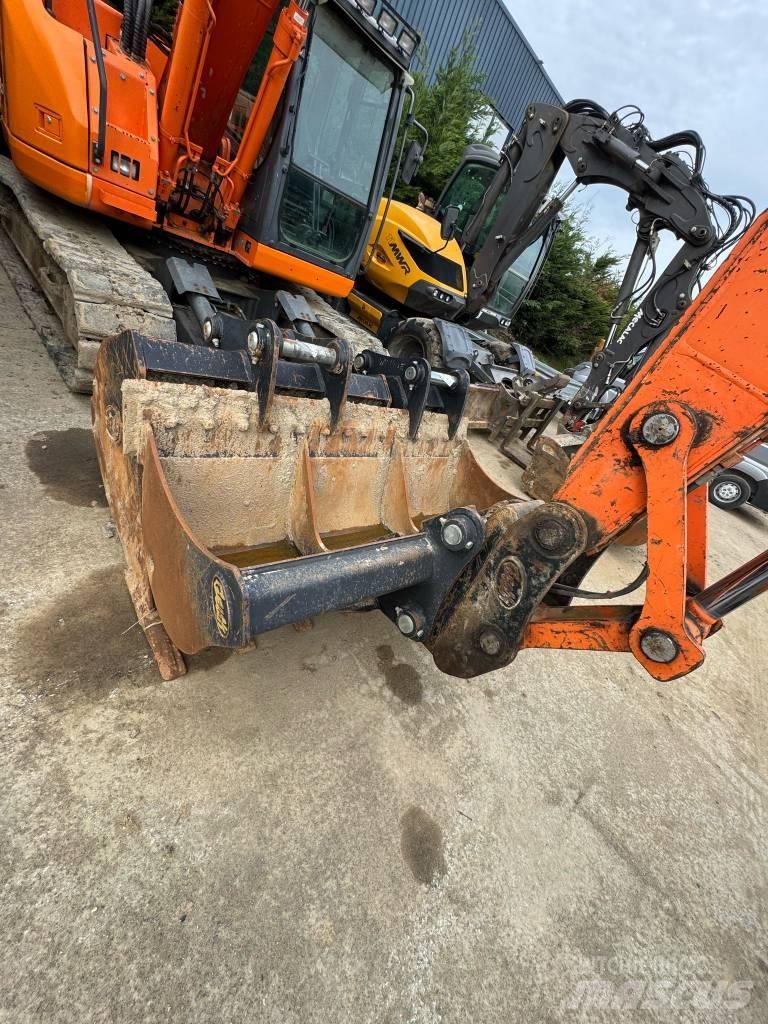 Doosan DX140 LC Εκσκαφείς με ερπύστριες