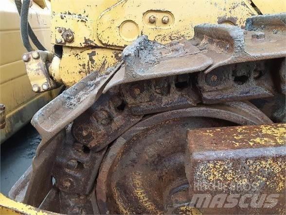 CAT D8T Μπουλντόζες με ερπύστριες