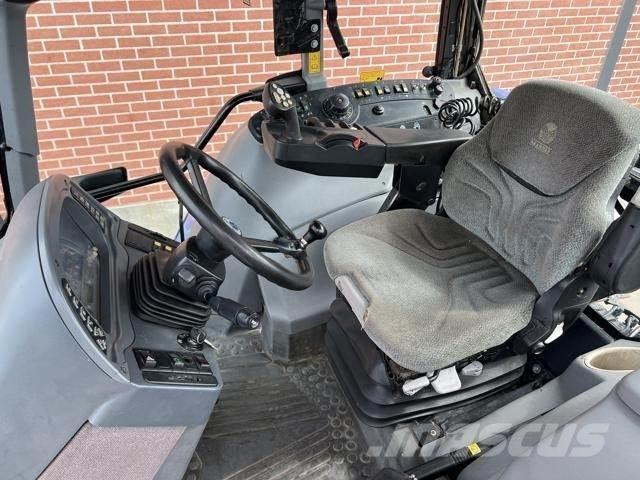 New Holland TVT190 Τρακτέρ
