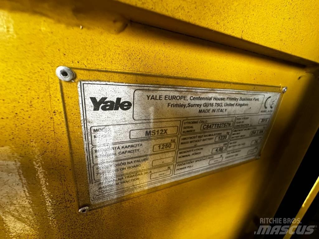 Yale MS12x Παλετοφόρα πεζού χειριστή με ιστό