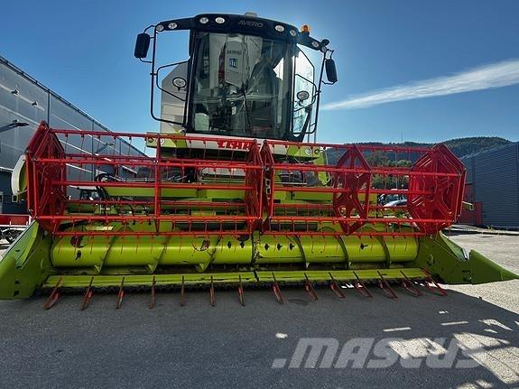 CLAAS Avero 240 Θεριζοαλωνιστικές μηχανές