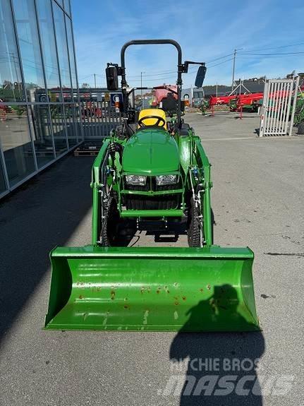 John Deere 3038E Τρακτέρ