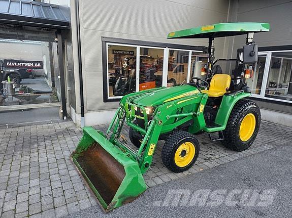 John Deere 3038E Τρακτέρ