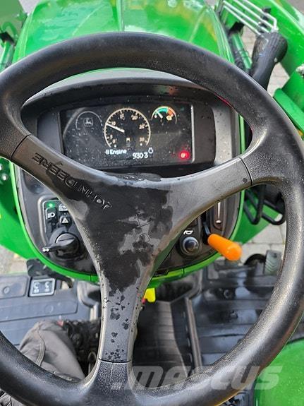 John Deere 3038E Τρακτέρ