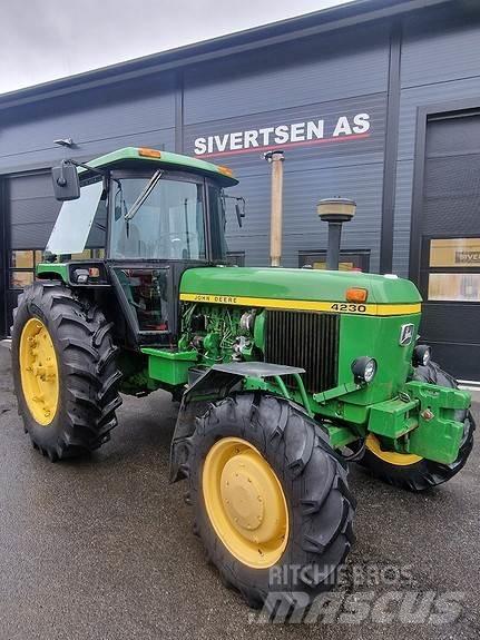John Deere 4230 Τρακτέρ