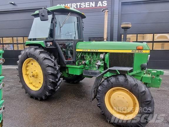John Deere 4230 Τρακτέρ