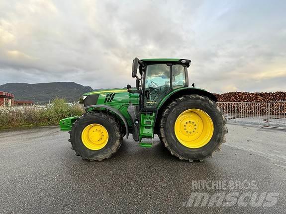 John Deere 6215R Τρακτέρ