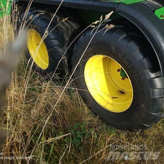 John Deere C441R Πρέσες κυλινδρικών δεμάτων