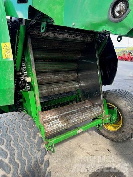 John Deere F441 Πρέσες κυλινδρικών δεμάτων