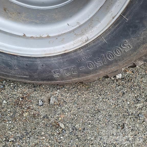 McHale 660 V Πρέσες κυλινδρικών δεμάτων