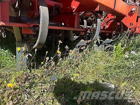 Tume HKL 3000 Διαστρωτήρες ανοργάνων