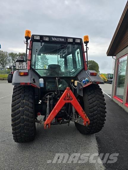 Valtra 6400 Τρακτέρ