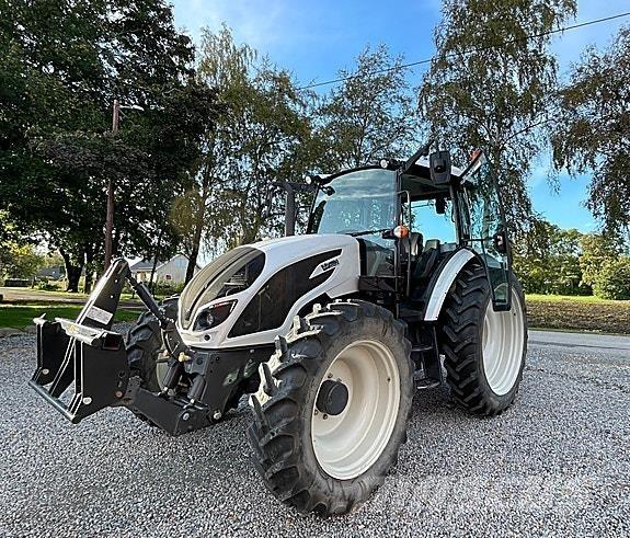 Valtra A114 Τρακτέρ