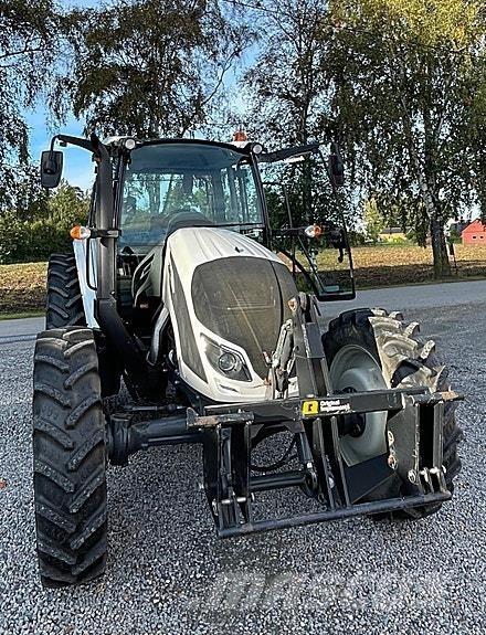 Valtra A114 Τρακτέρ